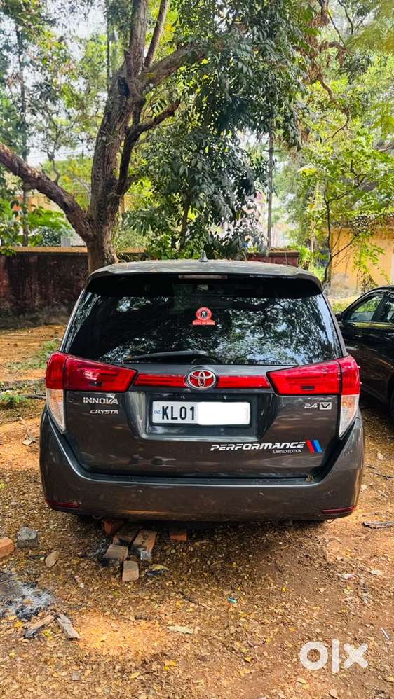 Finance Available Toyota Innova Crysta 2017 Diesel 146000 Km Driven