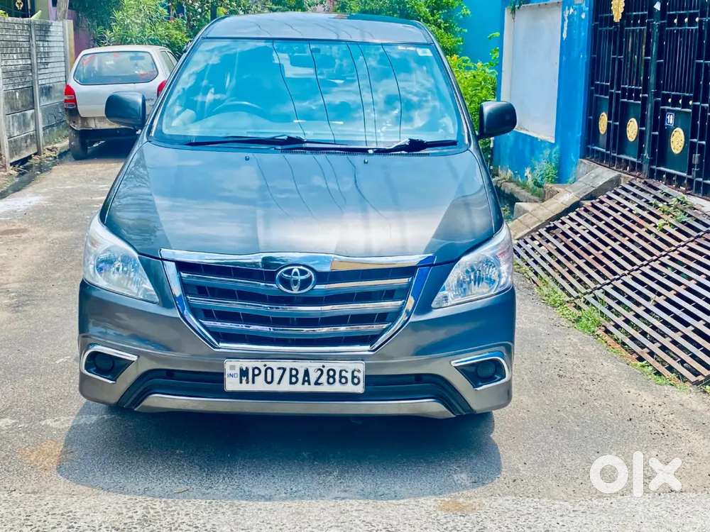Toyota Innova 2012