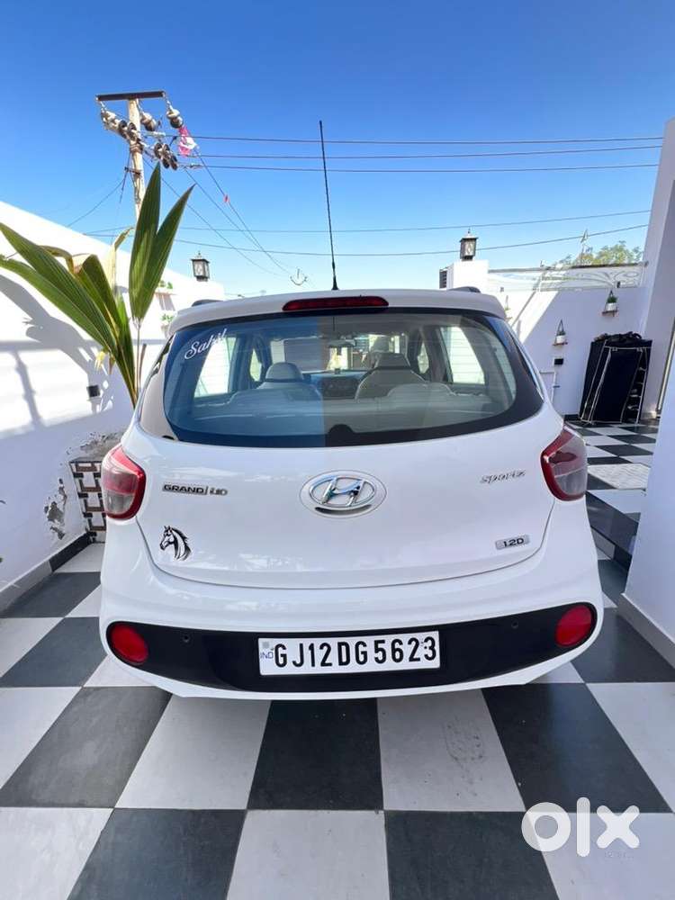 Hyundai Grand I10 2018 Diesel Well Maintained Insurance Over