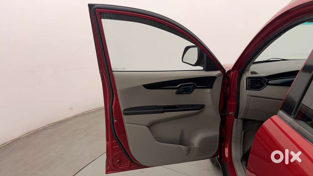 Mahindra Kuv 100 Mfalcon G80 K8 5str, 2016, Petrol