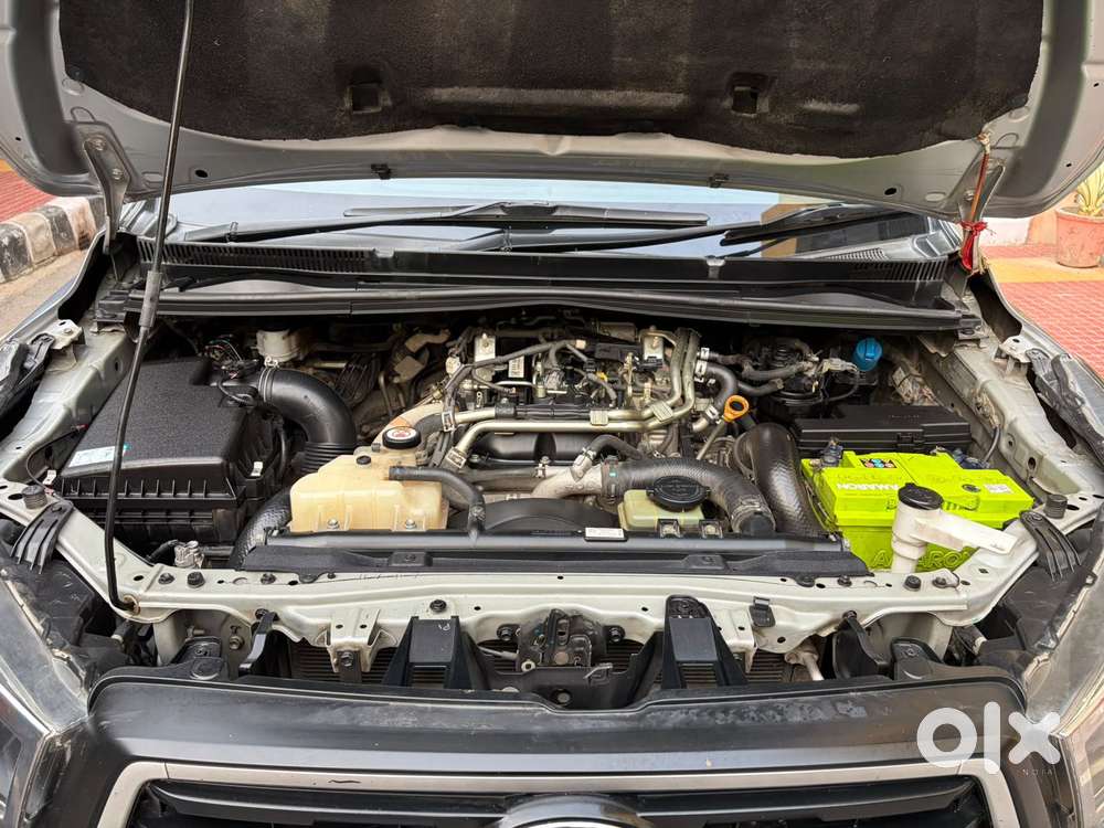 Toyota Innova Crysta 2.4 G Mt, 2023, Diesel
