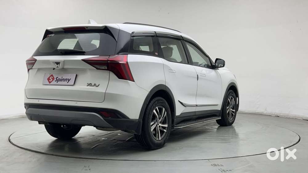 Mahindra Xuv700 2.0 Ax 5 Petrol Mt Str, 2022, Petrol