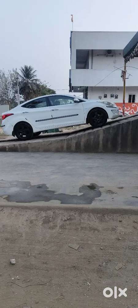 Hyundai Elantra 2013 Diesel 110000 Km Driven