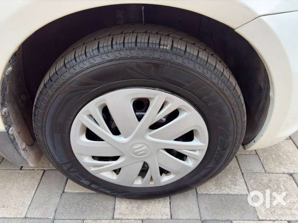 Maruti Suzuki Swift Vxi + Manual, 2015, Petrol