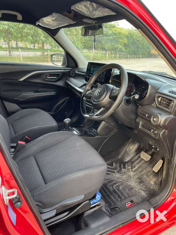 Maruti Suzuki Swift Zxi 2025 Petrol Automatic Dual Tone