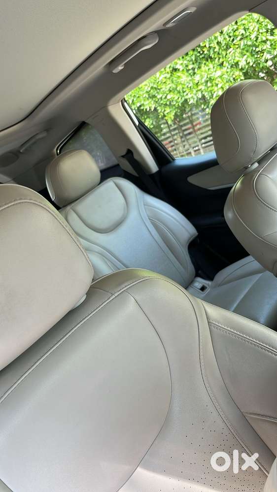 Mahindra Xuv700 Ax7 Luxury Pack Awd, 2022, Diesel