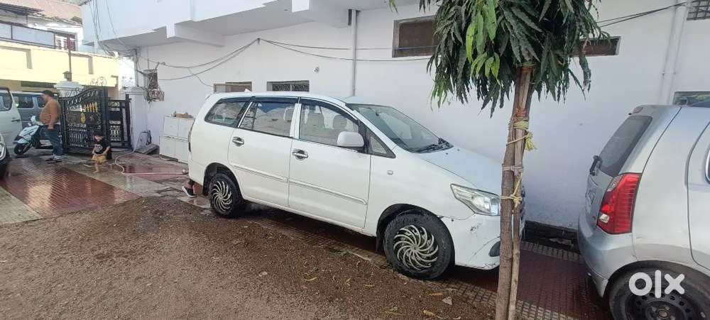 Toyota Innova 2015 Best Condition New Tyre