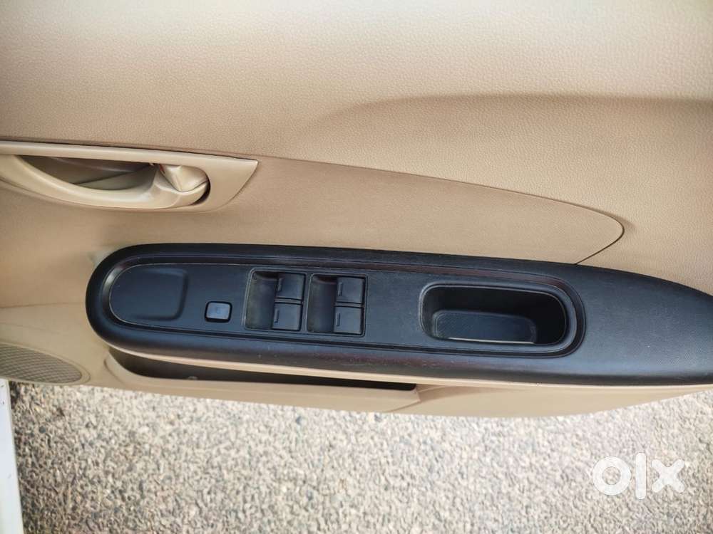 Maruti Suzuki Swift Dzire 1.2 Vxi, 2017, Petrol