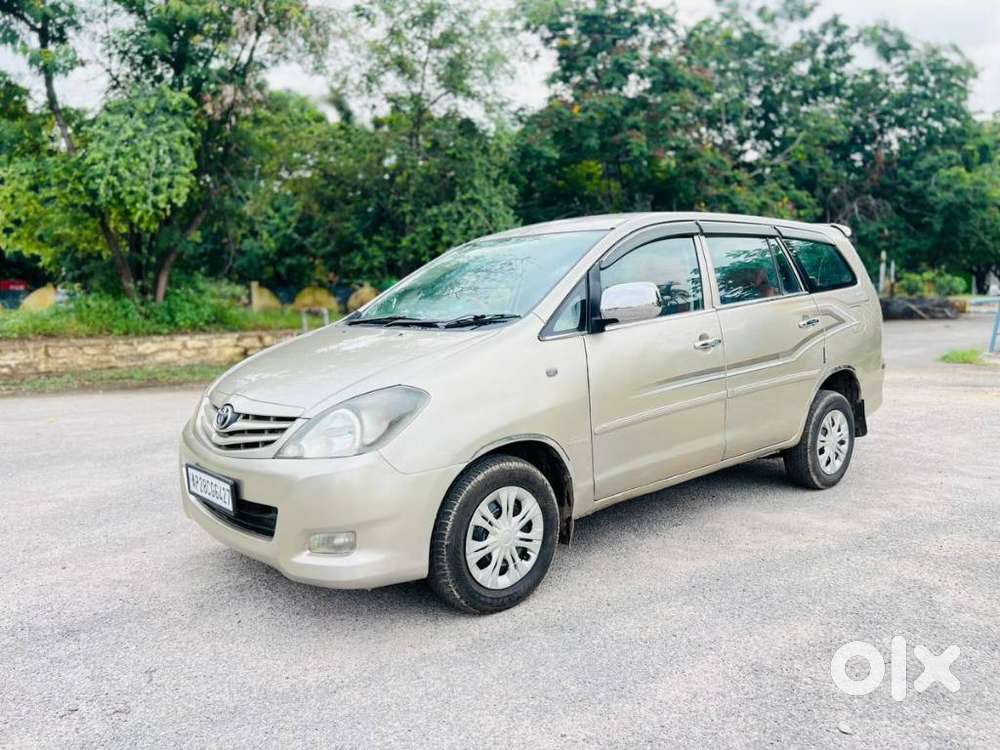 Toyota Innova 2.5 Gx 8 Str Bs-iii, 2011, Diesel