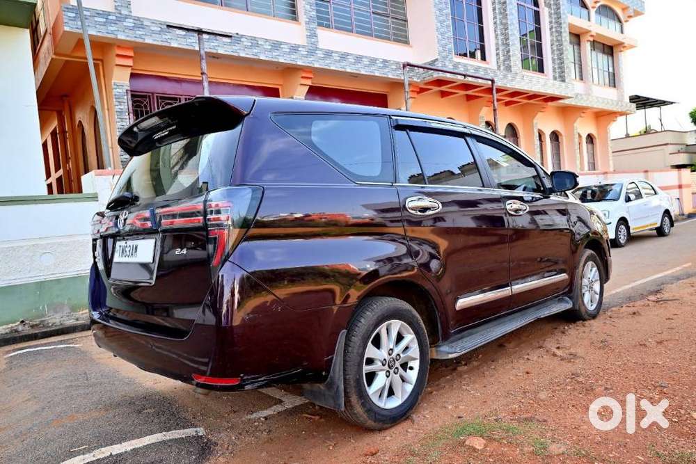 Toyota Innova Crysta 2.4 V, 2016, Diesel
