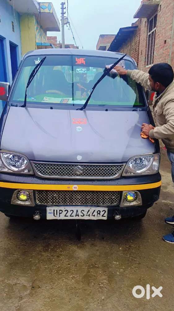 टायर भी नई है बैट्री भी नई है बीमा भी साथ का है