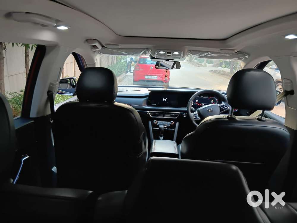 Mahindra Xuv700 2.2 Ax 7 Diesel At Luxury Pack Str, 2024, Diesel