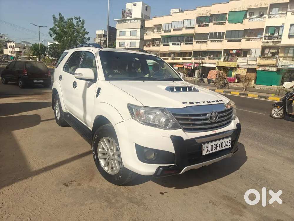 Toyota Fortuner Legender 2012 Diesel 140000 Km Driven
