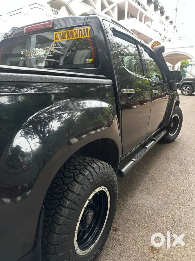 Isuzu V-cross Prestige 2017