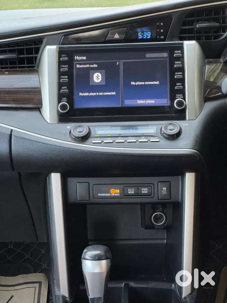 Toyota Innova Crysta 2.7 Zx At, 2022, Petrol