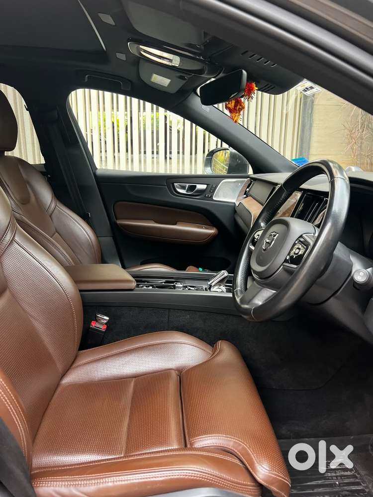 Volvo Xc60 D5 Awd Automatic, 2022, Petrol