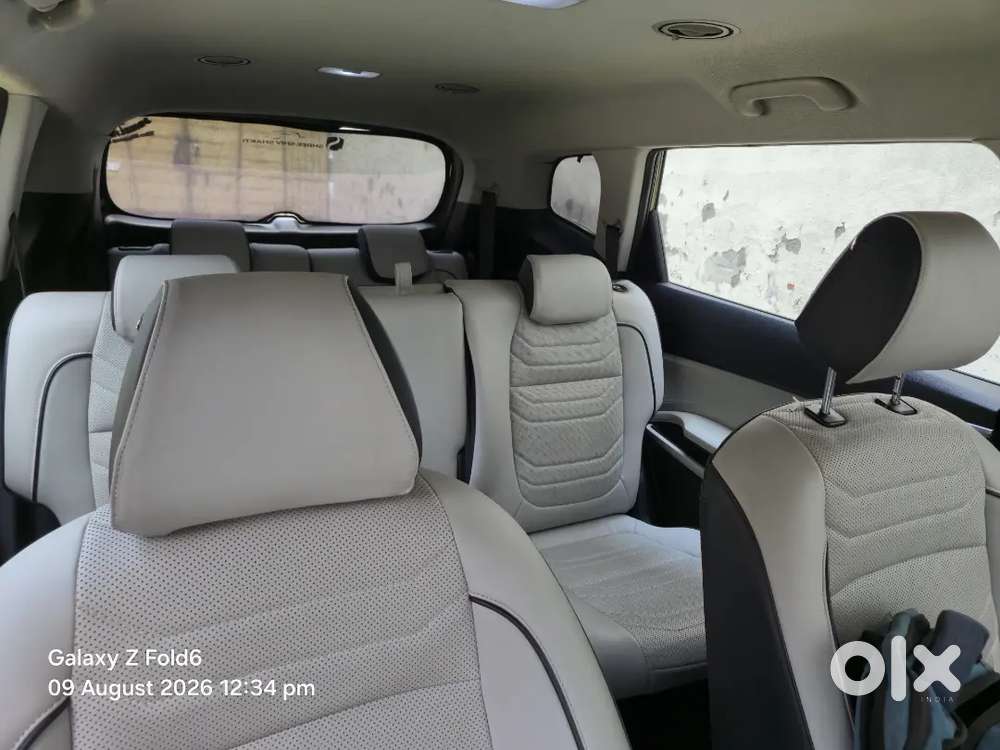 Kia Carens Prestige Manual Petrol 2023 Variant