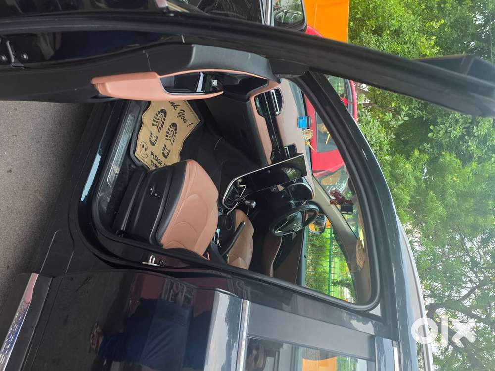 Mg Hector Plus 2023 Model Under Warranty.