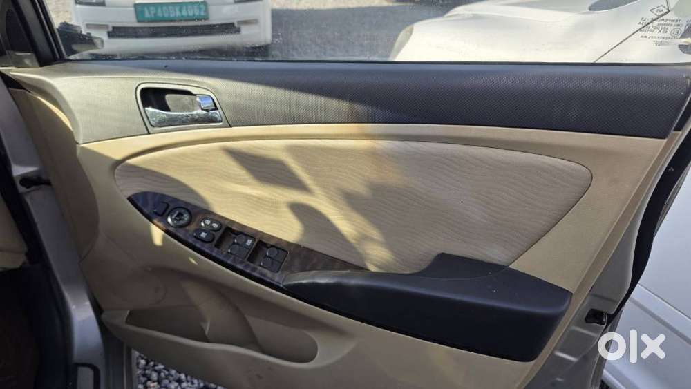 Hyundai Fluidic Verna 1.6 Vtvt Sx, 2012, Petrol