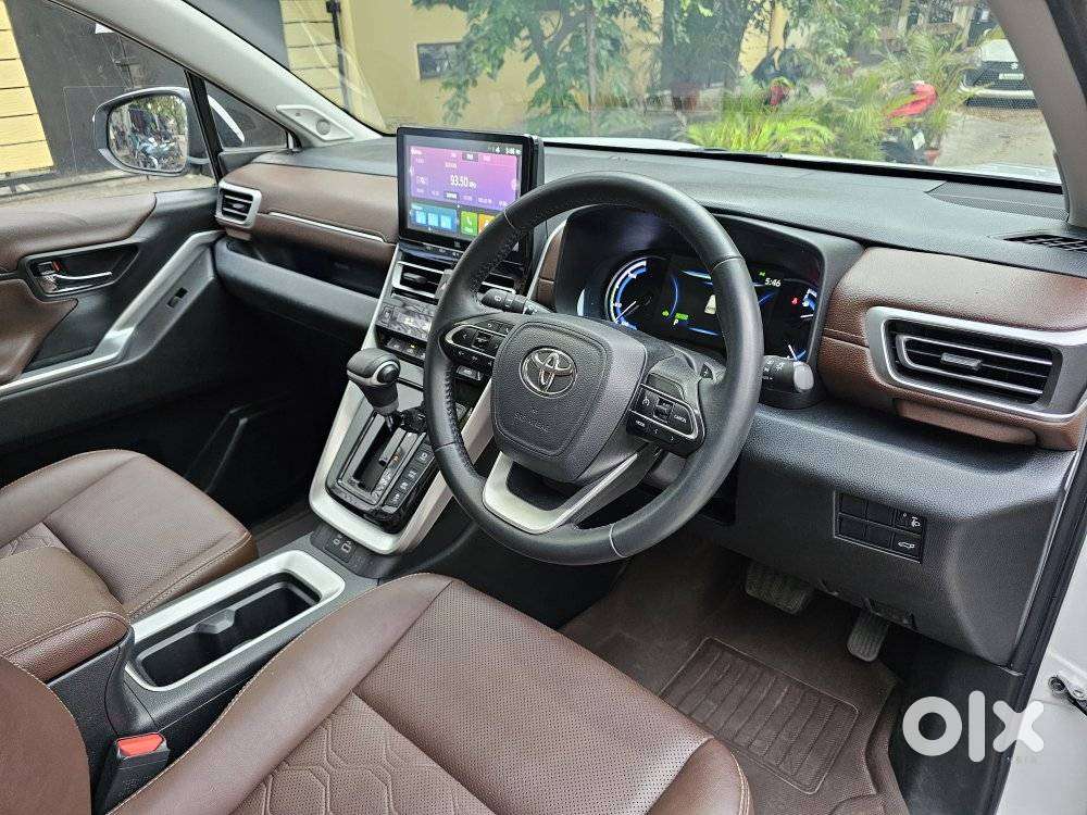 Toyota Innova Hycross 2.0 Zx Hybrid 7 Str, 2024, Cng & Hybrids