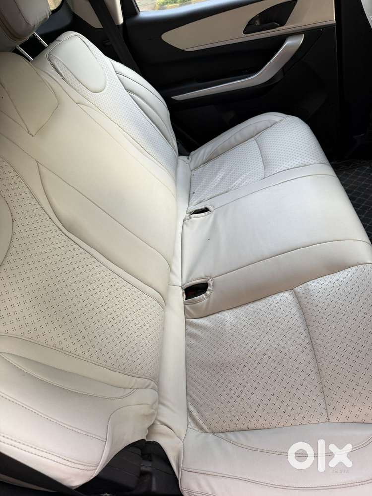 Mahindra Xuv700 2.2 Mx Diesel Mt 5 Str, 2023, Diesel