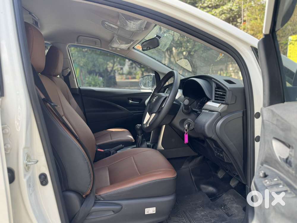 Toyota Innova Crysta [2020-ongoing] 2.4 Gx 7 Str, 2025, Diesel