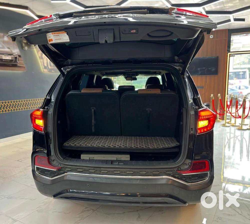 Mahindra Alturas G4, 2019