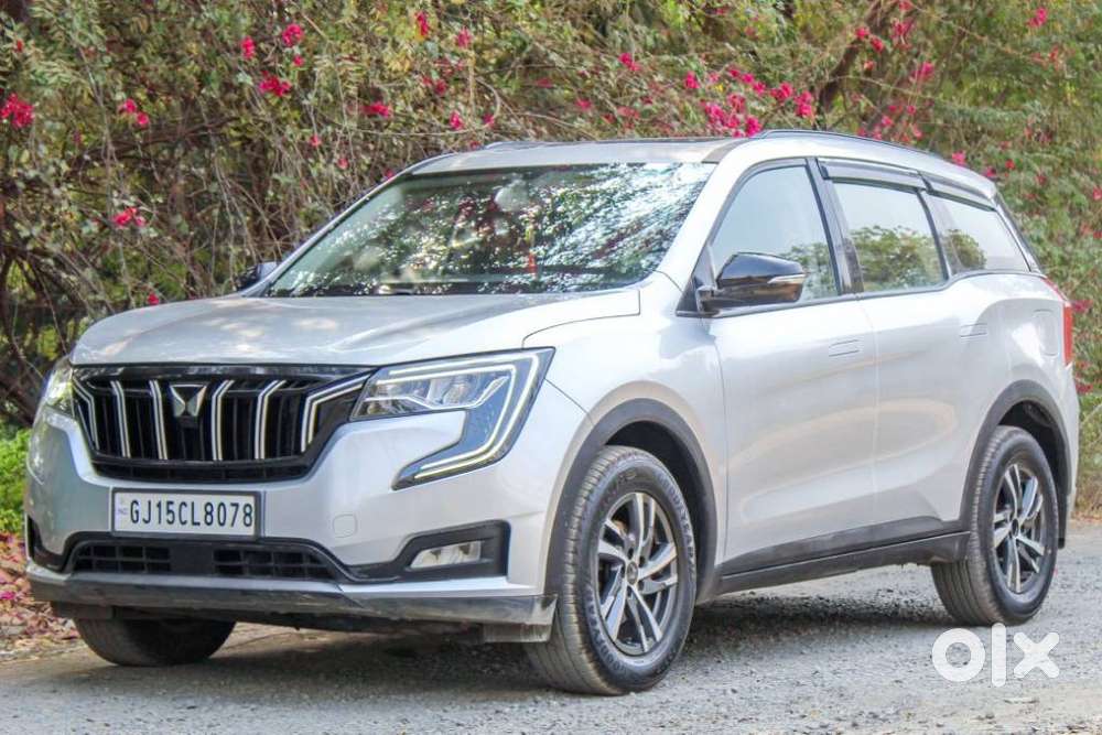 Mahindra Xuv700 Ax 5 Petrol Mt Str (e), 2022, Petrol