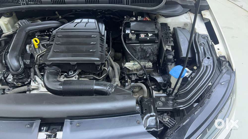 Skoda Slavia Style (non-sunroof), 2022, Petrol