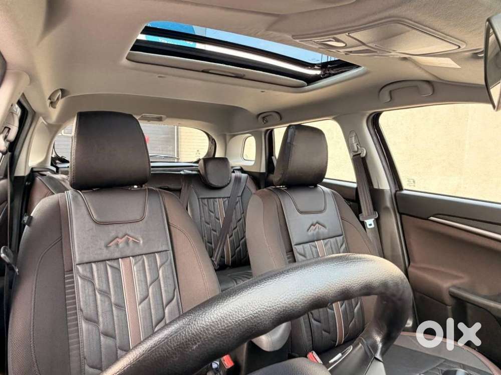 Maruti Suzuki Brezza 1.5 Zxi At Smart Hybrid, 2025, Petrol