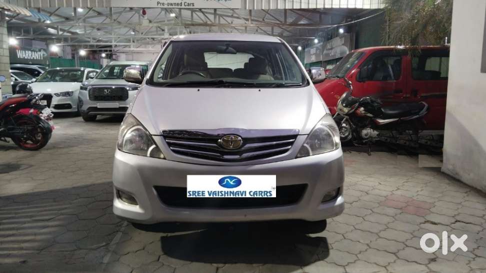 Toyota Innova 2004-2011 2.5 V Diesel 8-seater, 2011, Diesel