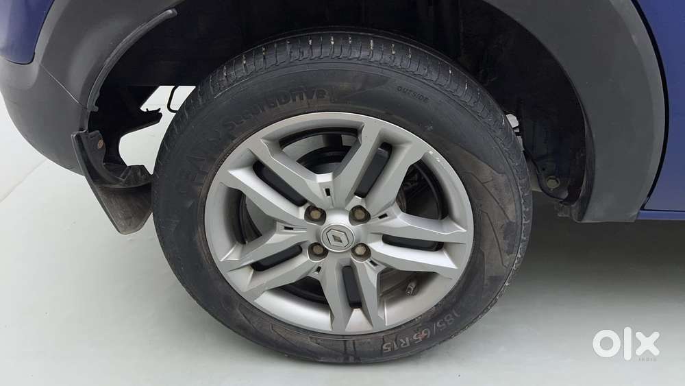 Renault Triber Rxz Easy-r Amt, 2021, Petrol