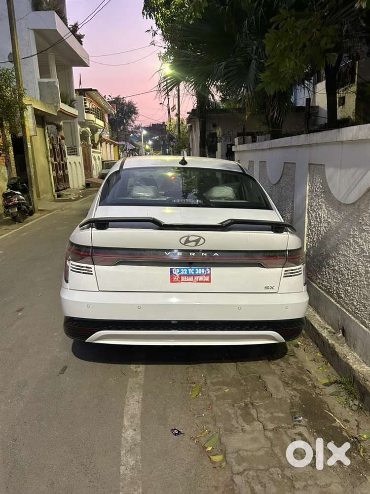 Hyundai Verna 1.5 Petrol 2026