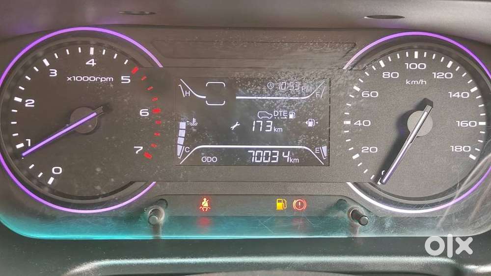 Mahindra Marazzo M4, 2019, Diesel