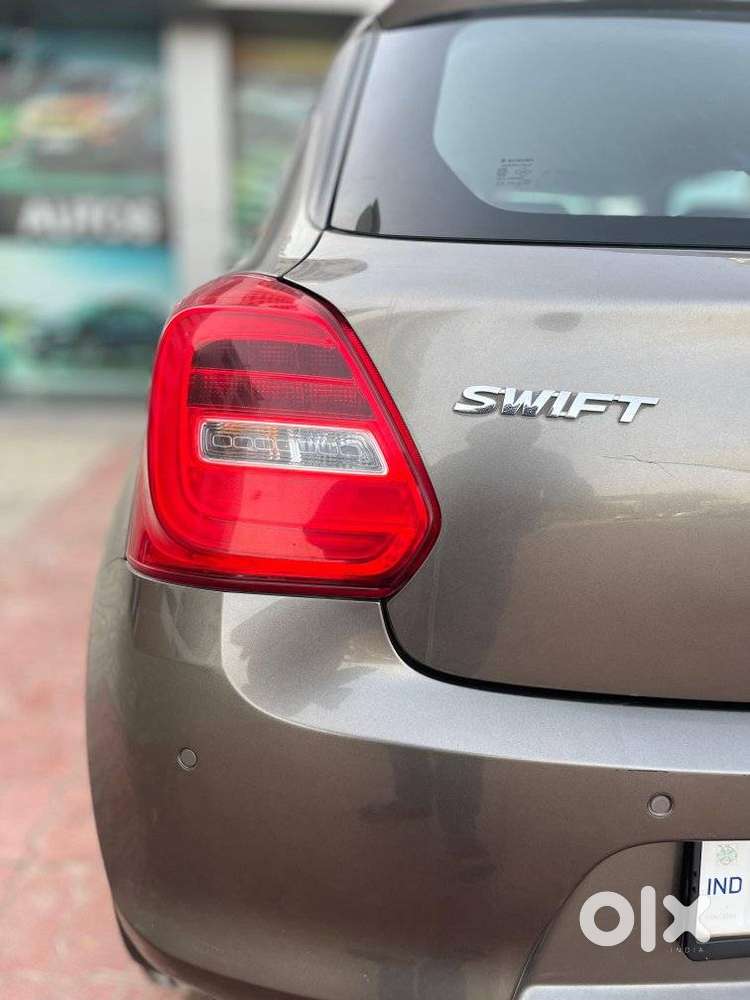 Maruti Suzuki Swift Vxi + Manual, 2022, Petrol