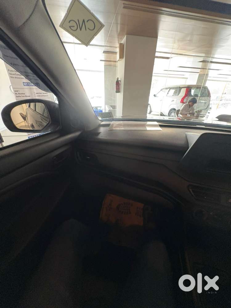 Maruti Suzuki Brezza Lxi Cng  Brand New  Arena Dealer