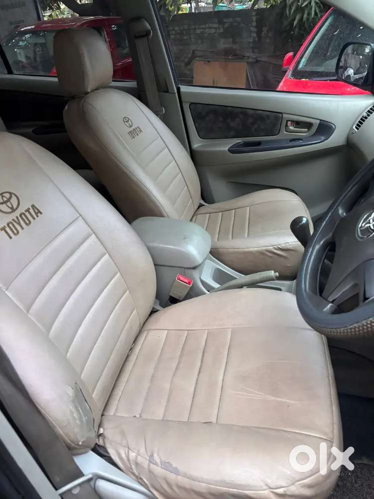 Toyota Innova 2012 Diesel 266000 Km Driven