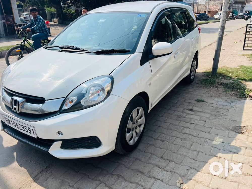 7 Seater Car Well Maintained With Full Insured