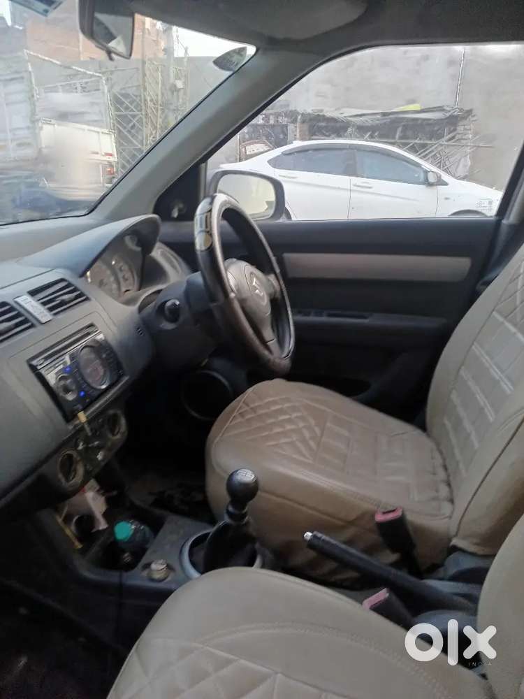 Maruti Suzuki Swift 2010 Cng & Hybrids 66000 Km Driven