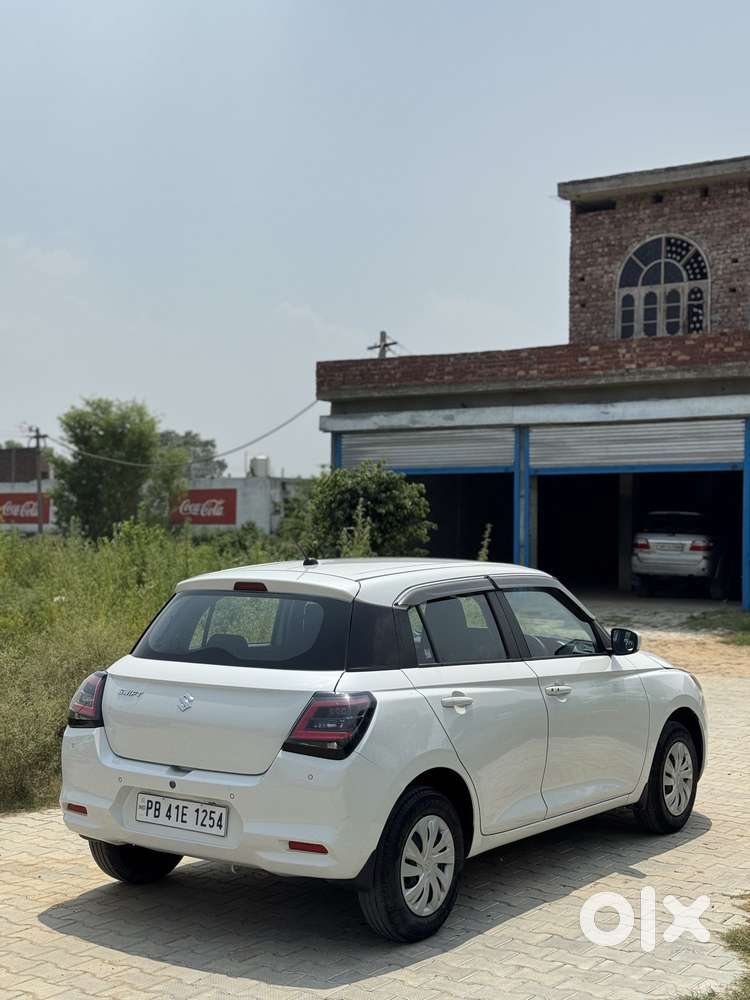Maruti Suzuki Swift Vxi Optional, 2024, Petrol