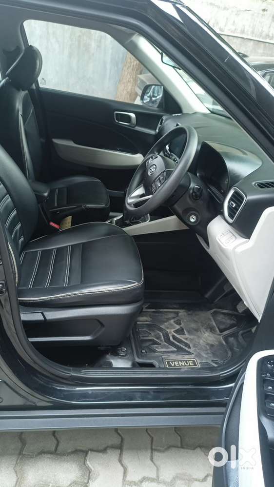 Hyundai Venue Petrol 2024