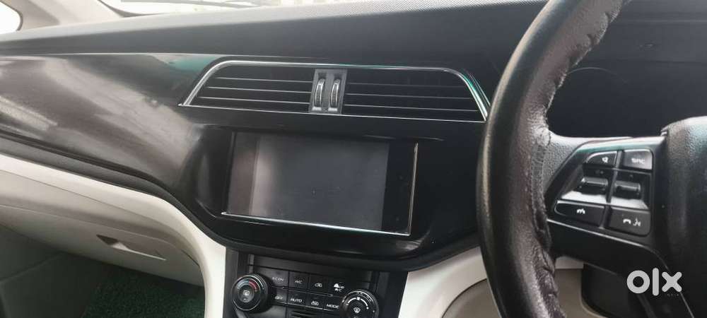 Mahindra Marazzo M8, 2019, Diesel