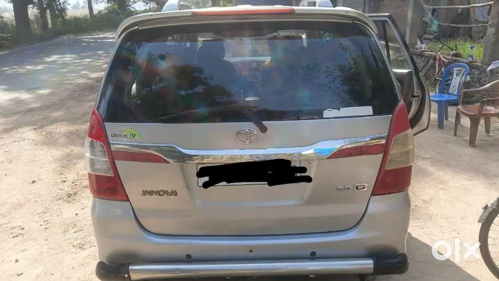 Toyota Innova 2015