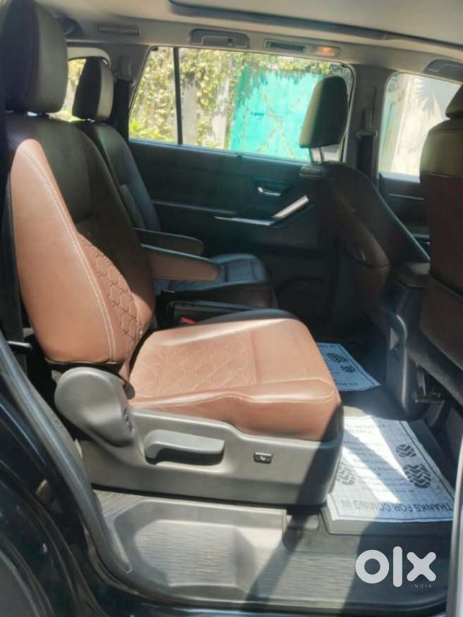 Toyota Innova Hycross 2.0 Zx (o) Hybrid 7 Str, 2023, Petrol