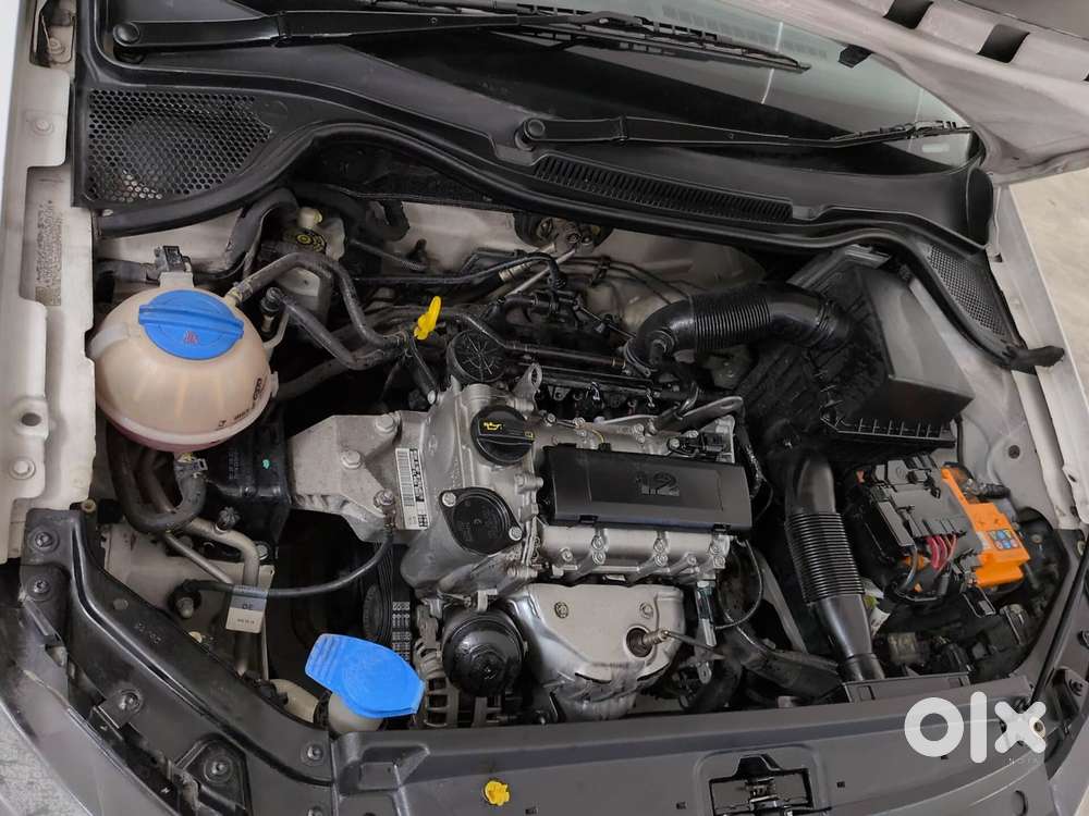 Volkswagen Polo Petrol Highline 1.2l, 2015, Petrol