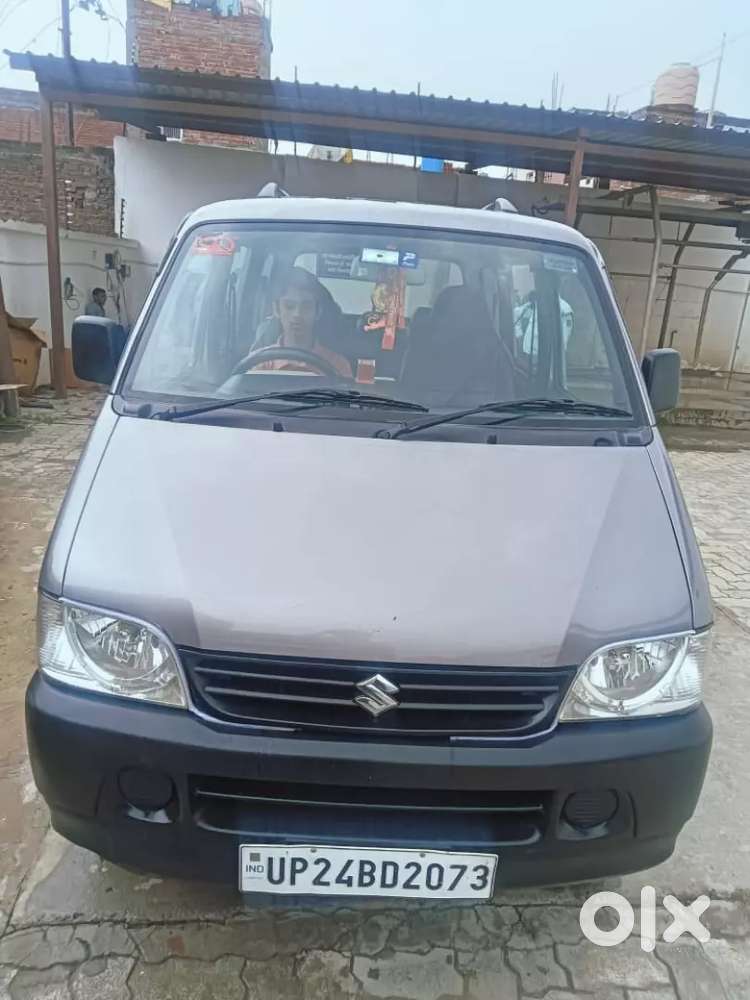 Ekadam New Gadi Argent Bechni Hai