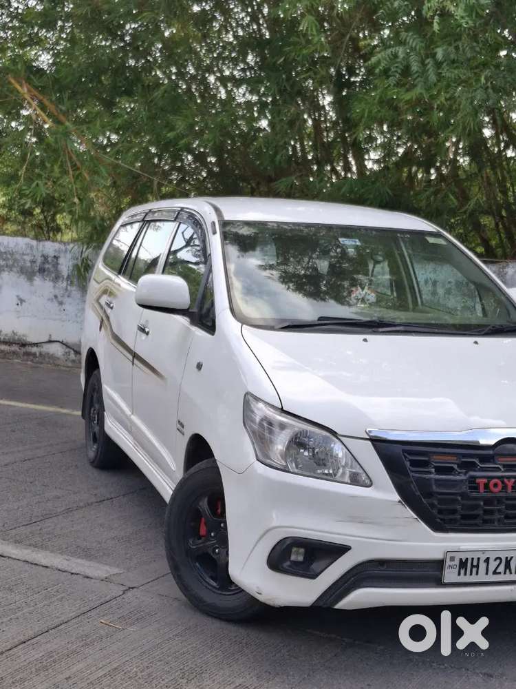 Toyota Innova V 2014