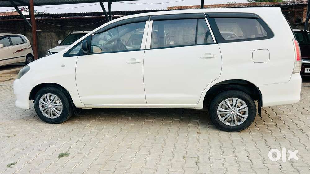 Toyota Innova 2009-2011 2.5 E 8 Str, 2010, Diesel