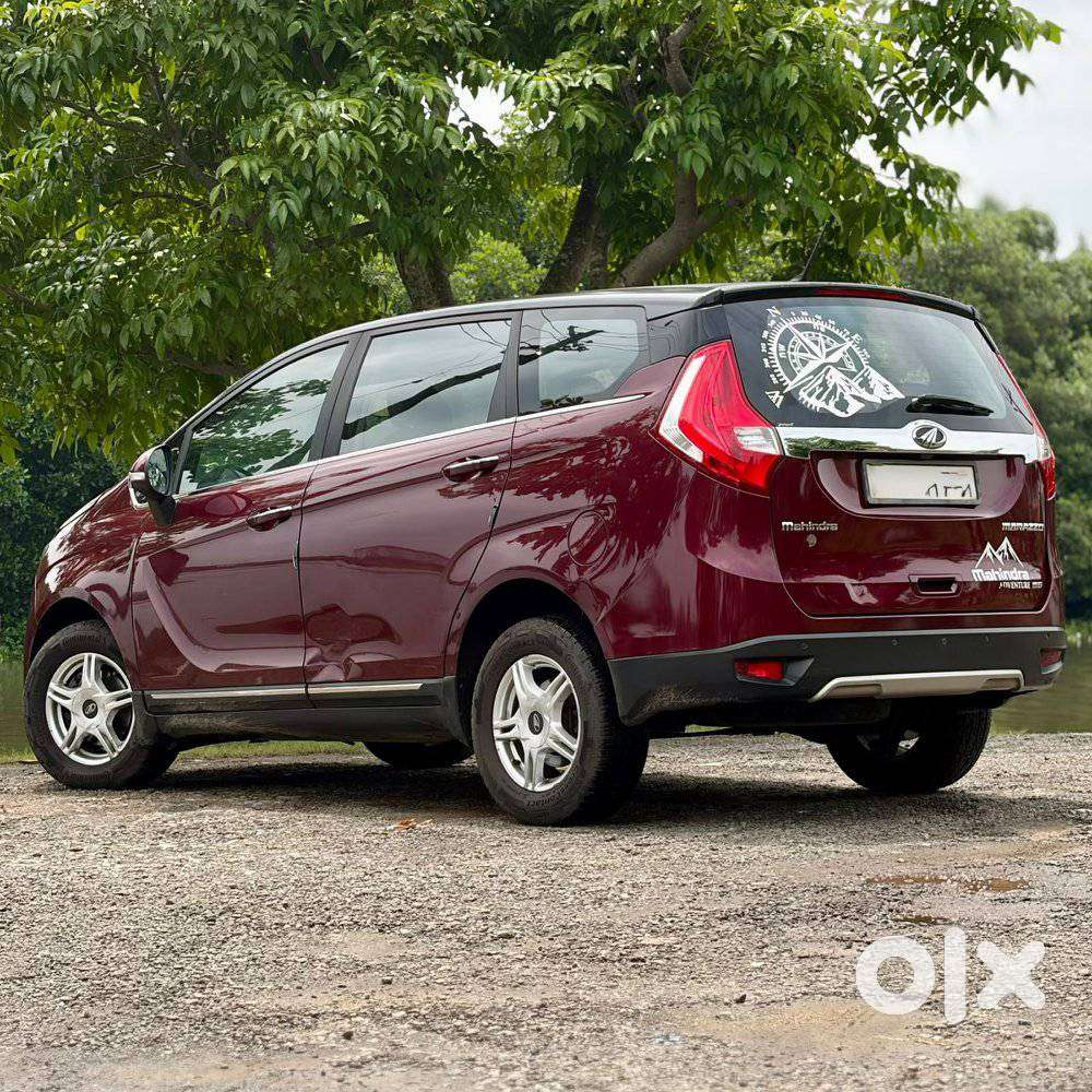 Mahindra Marazzo M6, 2018, Petrol