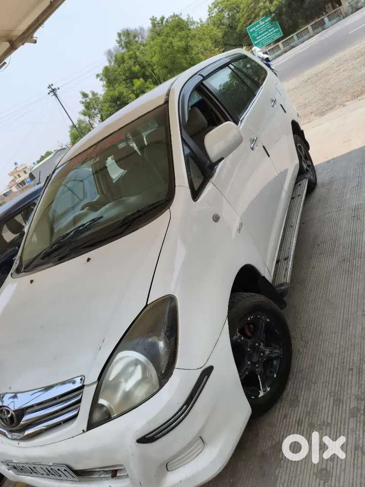 Toyota Innova 2.5 G,diesel,8 Seater,ac,power Windows  Insurance Valid